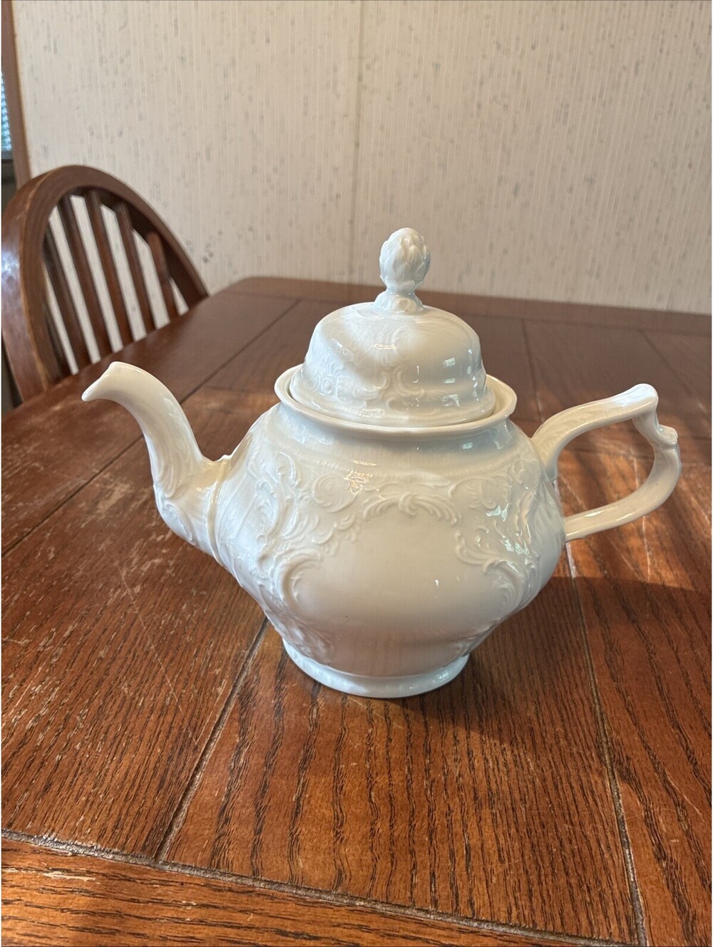Rosenthal Sanssouci Tea Pot & Lid White Porcelain Selb Germany Vintage Floral